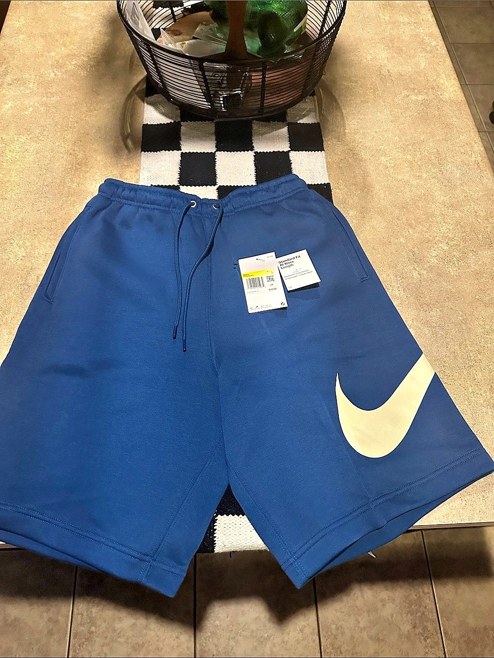 Nike Club Fleece Swoosh Graphic Shorts Athletic Shorts Blue & Yellow Small